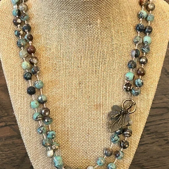 Hand Knotted Agate Necklace - Picture 5 of 5